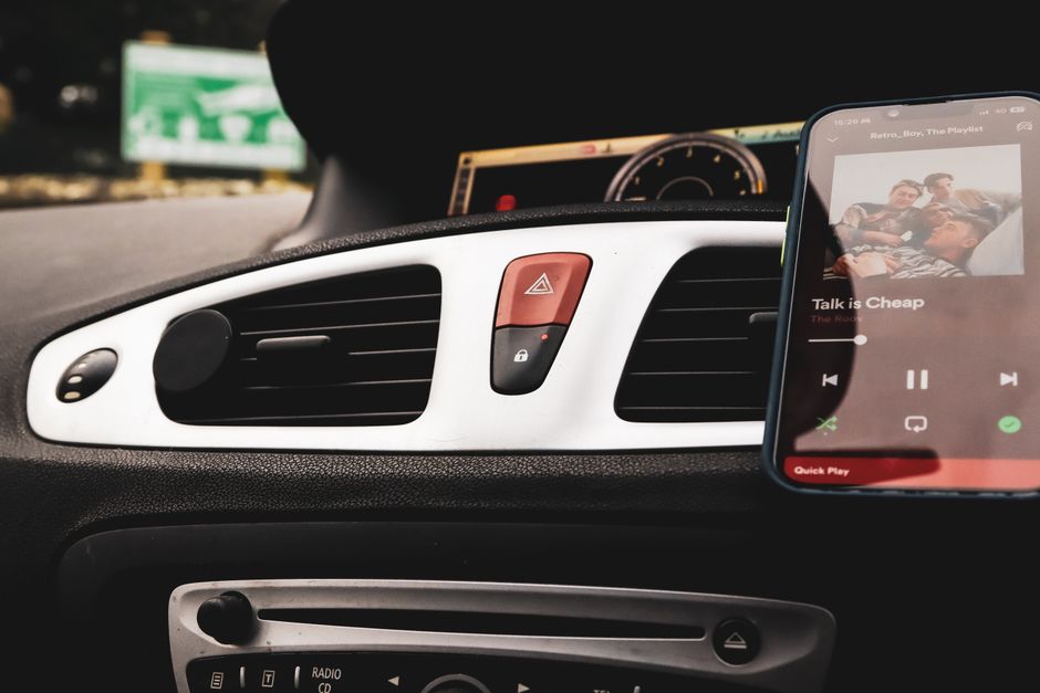 Spotify Native Integration in Audis: Why This Matters More Than You Think for Irish Motorway Driving